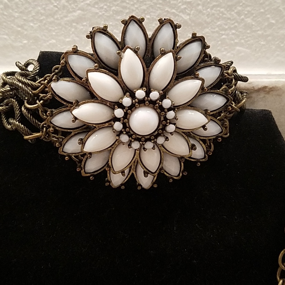 Custom Floral Bloom Set View 5